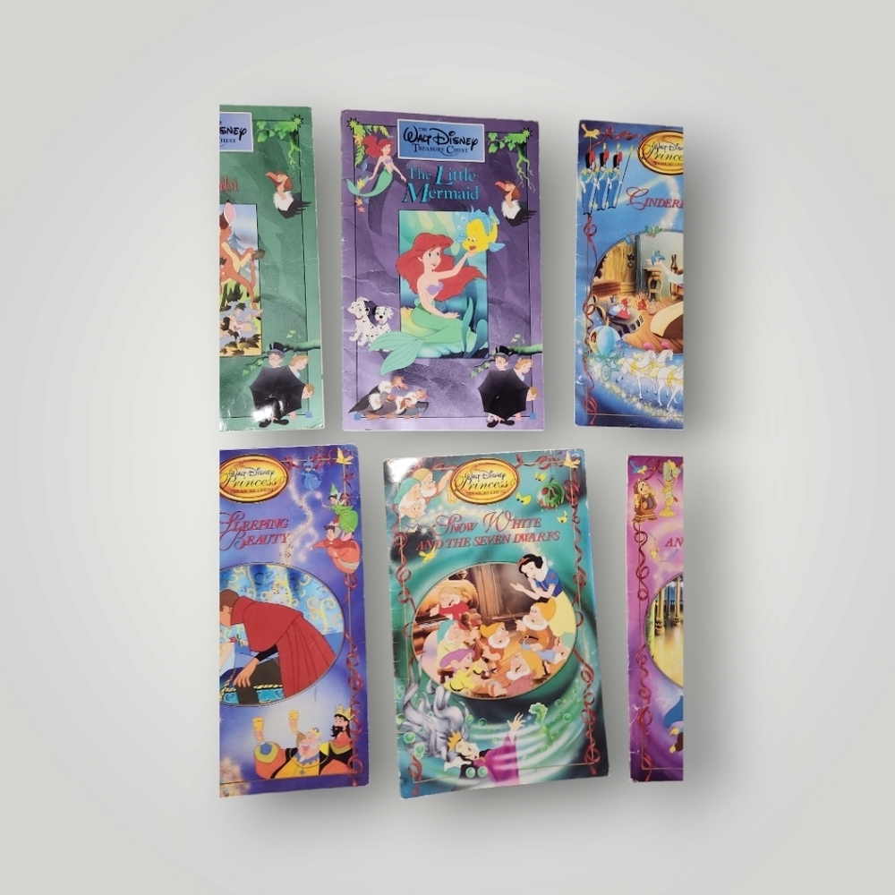 Vintage The Walt Disney Treasure Chest Book Collection Set of 8 Large Ov… - Picture 13 of 16